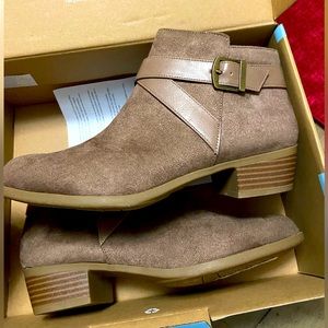 Lifestride ankle booties